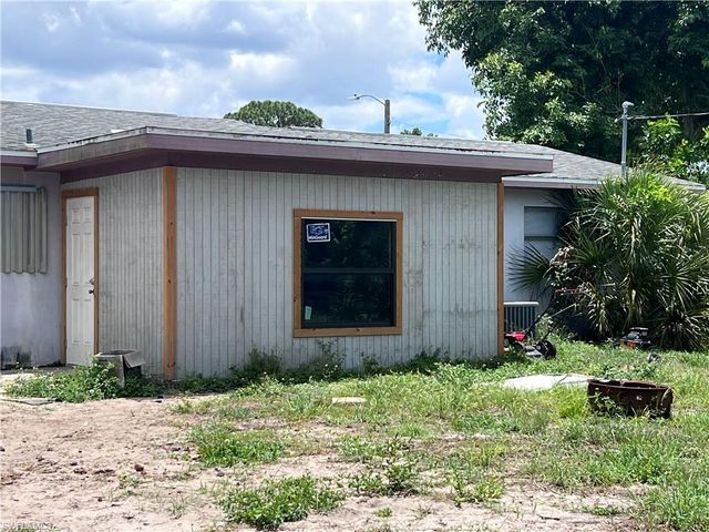17 Illinois RD, Lehigh Acres, FL 33936