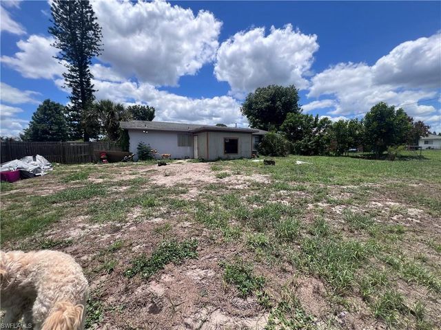 17 Illinois RD, Lehigh Acres, FL 33936