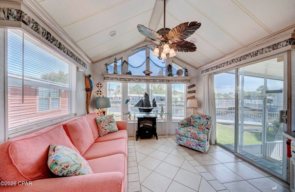 Image 11 of property listing at 1219 Thomas Drive 73, Panama City Beach, FL 32408