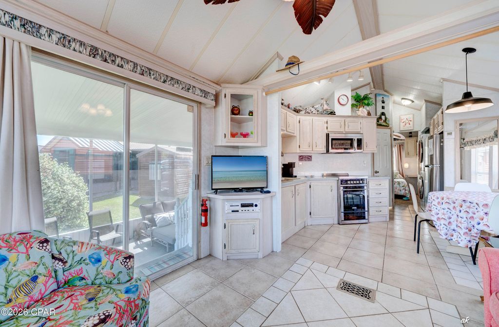 Image 13 of property listing at 1219 Thomas Drive 73, Panama City Beach, FL 32408