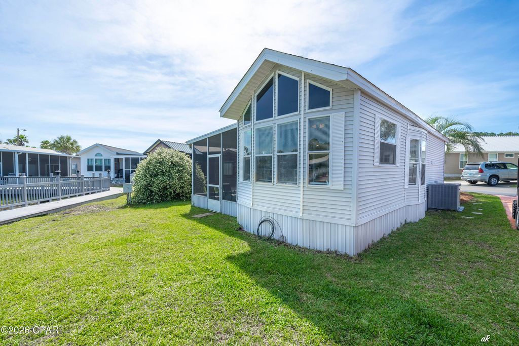Image 6 of property listing at 1219 Thomas Drive 73, Panama City Beach, FL 32408