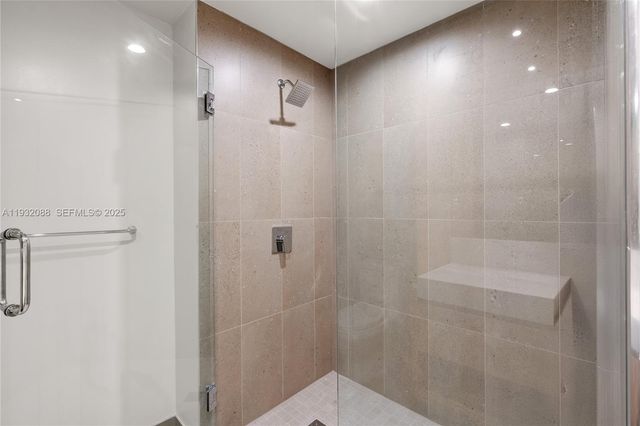 11 NE 6th St 2005, Miami, FL 33132