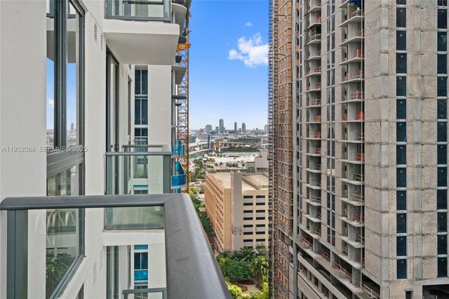 11 NE 6th St 2005, Miami, FL 33132