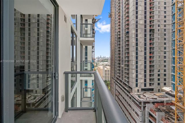 11 NE 6th St 2005, Miami, FL 33132