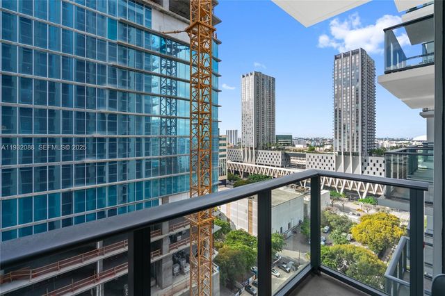 11 NE 6th St 2005, Miami, FL 33132