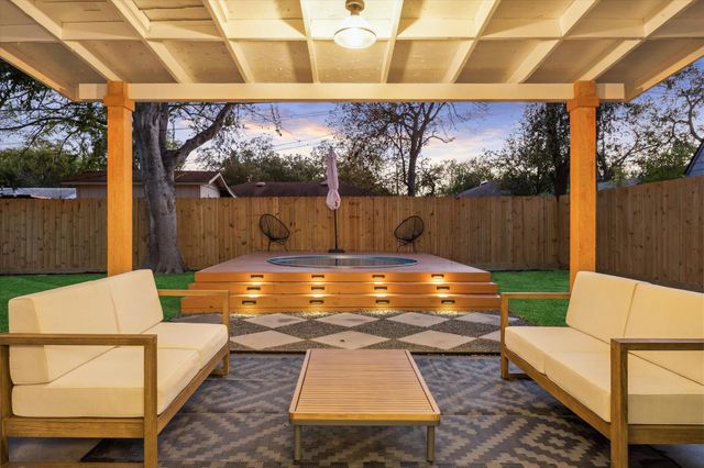 1611 Ridgehaven DR, Austin, TX 78723