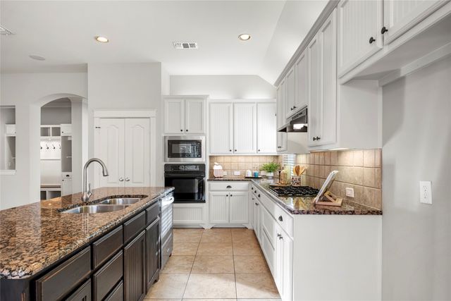 609 Mayberry Drive, Mckinney, TX 75071