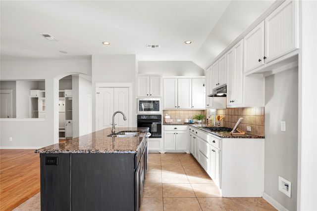 609 Mayberry Drive, Mckinney, TX 75071