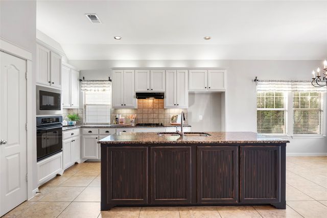 609 Mayberry Drive, Mckinney, TX 75071