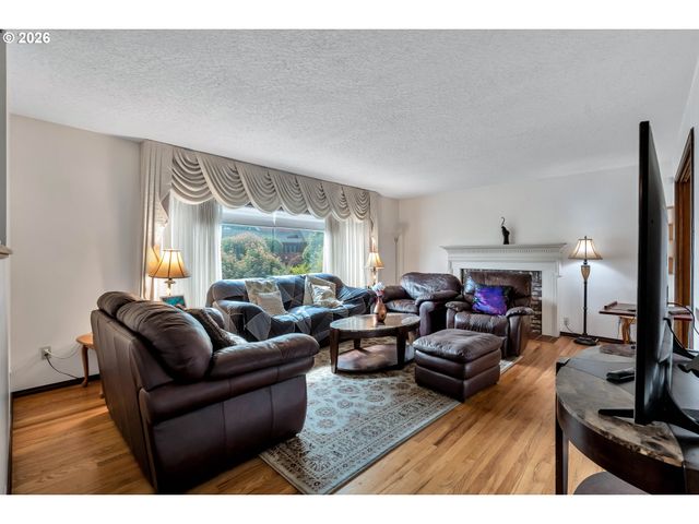 3909 Ne 135TH Ave, Portland, OR 97230