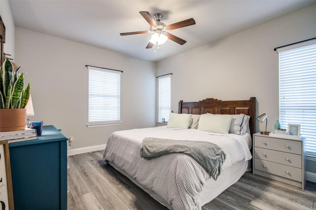 2221 Van Clark Way, Aubrey, TX 76227