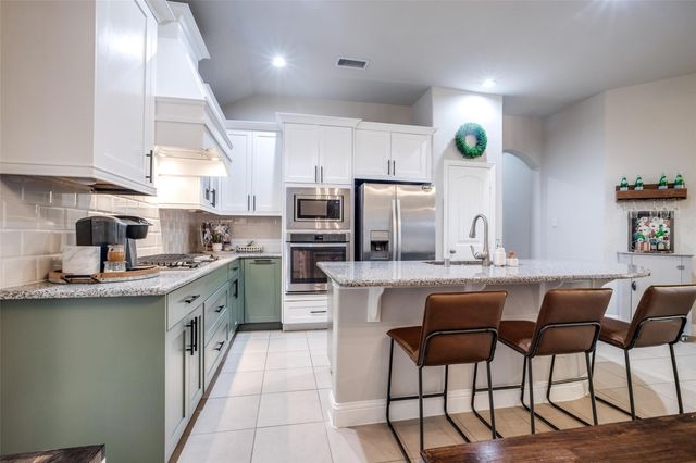 2221 Van Clark Way, Aubrey, TX 76227