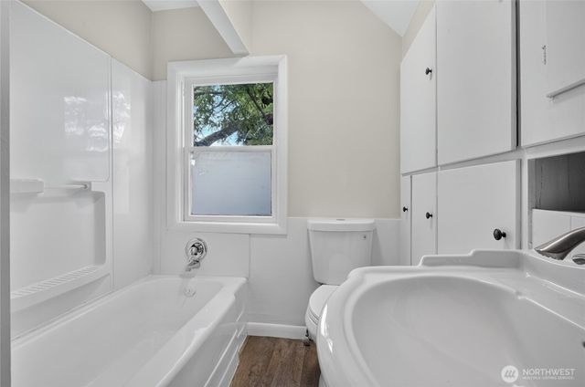 1412 N Steele Street, Tacoma, WA 98406