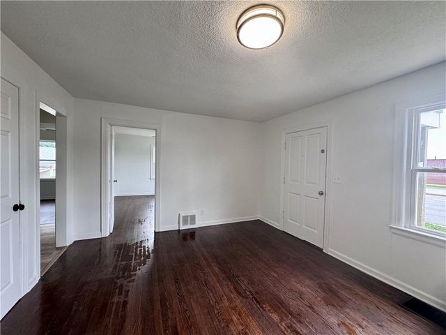 2612 E 75th Street, Kansas City, MO 64132