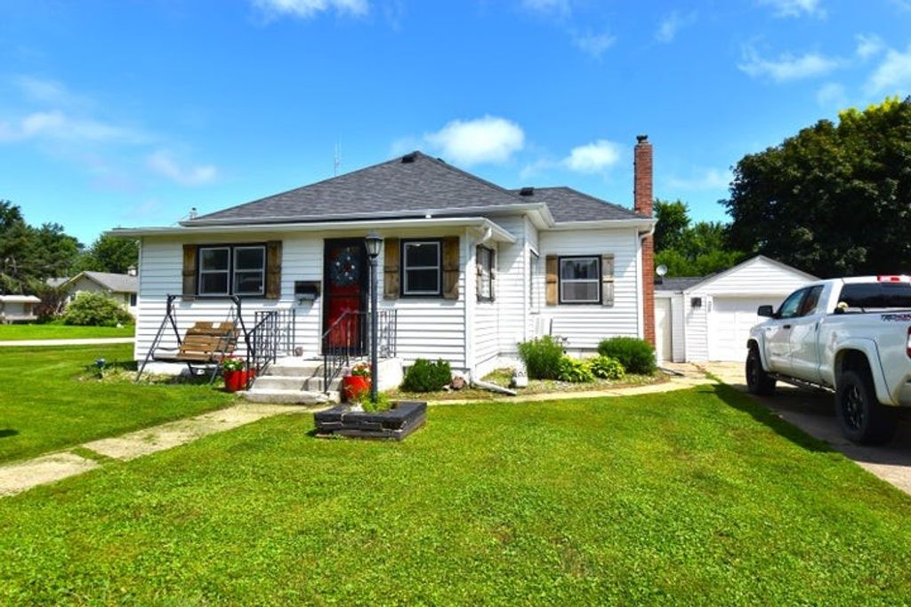 201 E Eighth Street, Madrid, IA 50156