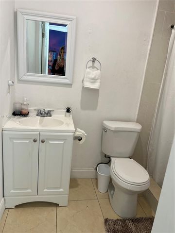 720 NW 30th Avenue, Miami, FL 33125