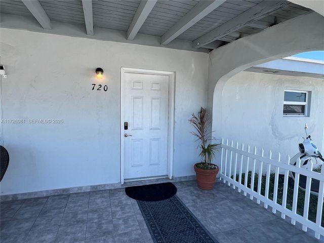 720 NW 30th Avenue, Miami, FL 33125