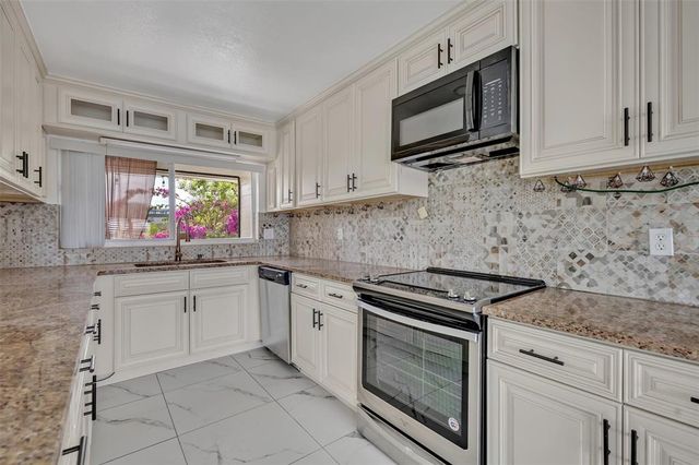 7420 LAKE WILLIS DRIVE, Orlando, FL 32821