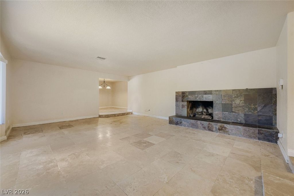Image 13 of property listing at 3620 Pama Lane, Las Vegas, NV 89120