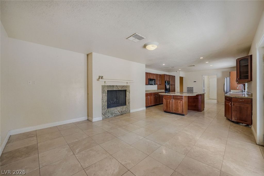 Image 16 of property listing at 3620 Pama Lane, Las Vegas, NV 89120