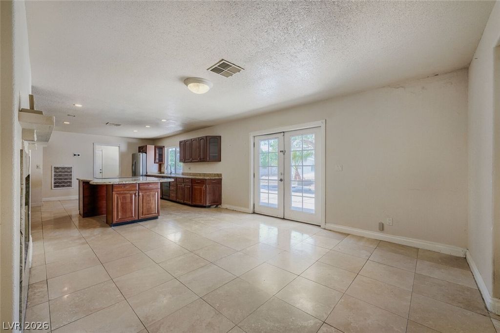 Image 17 of property listing at 3620 Pama Lane, Las Vegas, NV 89120