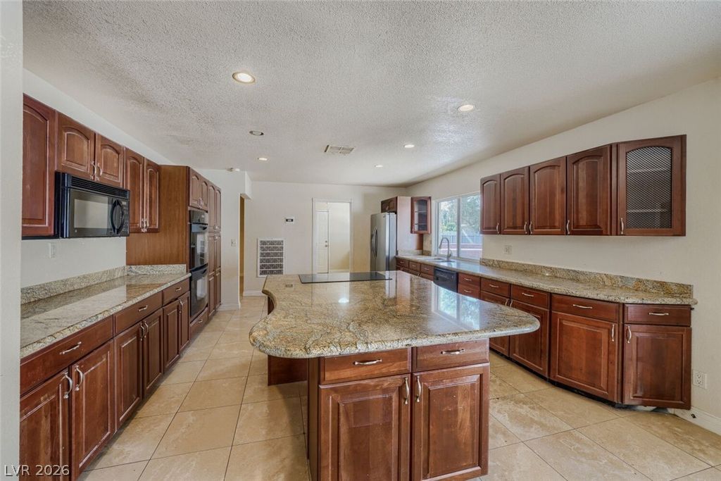 Image 19 of property listing at 3620 Pama Lane, Las Vegas, NV 89120