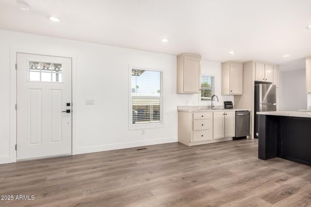 2650 W UNION HILLS Drive 123, Phoenix, AZ 85027