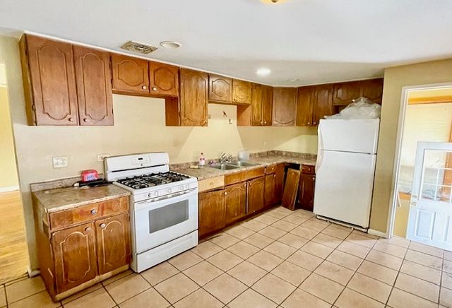 15636 Rose Drive, South Holland, IL 60473