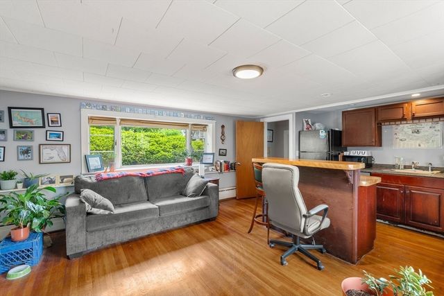 72 Main St, Wareham, MA 02571