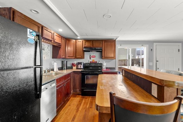 72 Main St, Wareham, MA 02571
