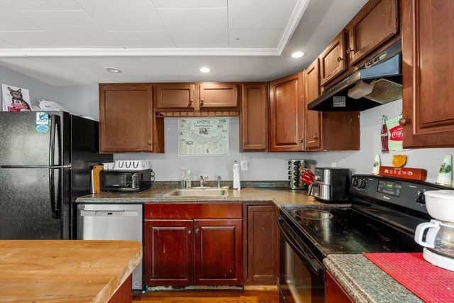 72 Main St, Wareham, MA 02571