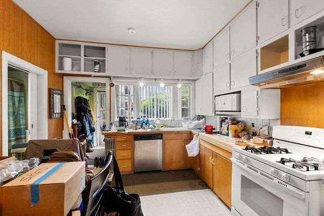 72 Main St, Wareham, MA 02571