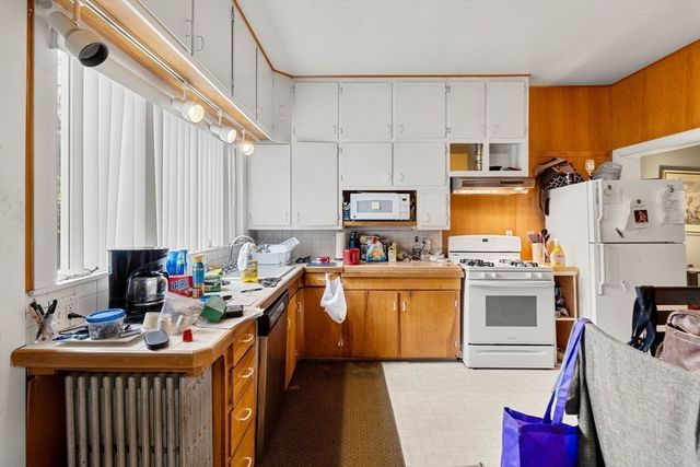 72 Main St, Wareham, MA 02571