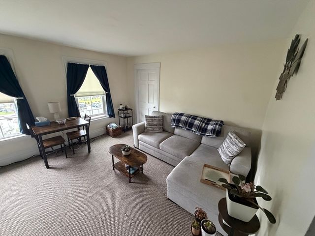 72 Main St, Wareham, MA 02571