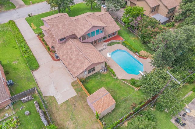 2709 Oak Trail Court, Dalworthington Gardens, TX 76016
