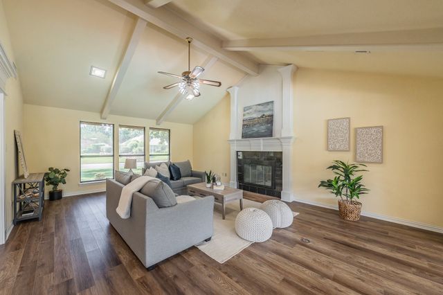 2709 Oak Trail Court, Dalworthington Gardens, TX 76016