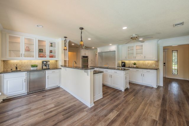 2709 Oak Trail Court, Dalworthington Gardens, TX 76016
