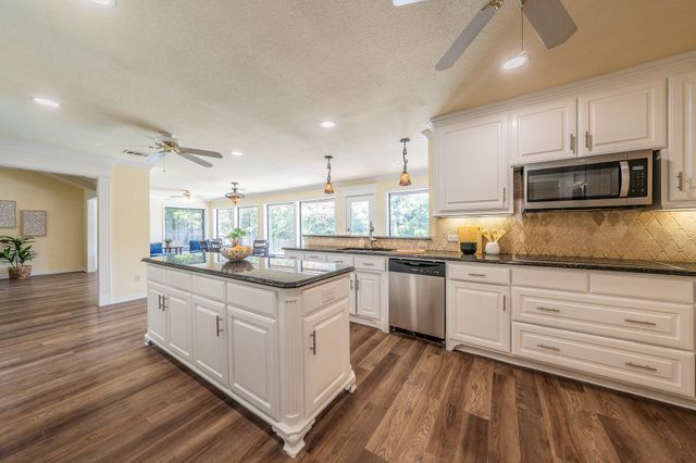 2709 Oak Trail Court, Dalworthington Gardens, TX 76016