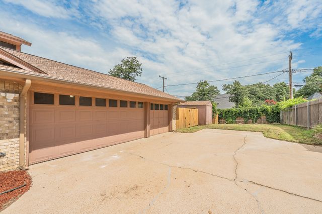 2709 Oak Trail Court, Dalworthington Gardens, TX 76016