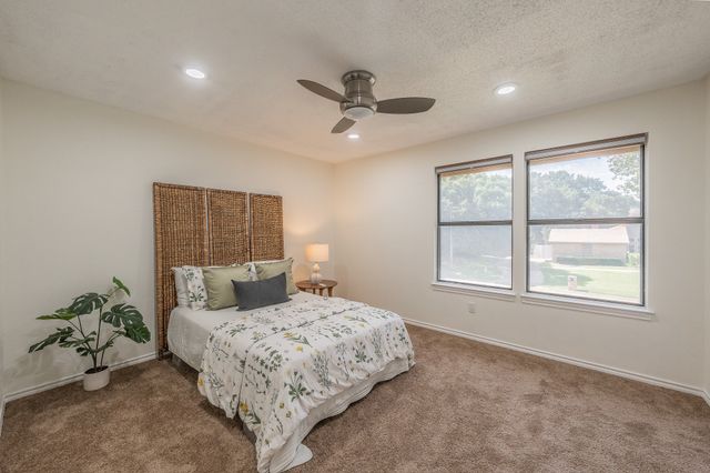2709 Oak Trail Court, Dalworthington Gardens, TX 76016