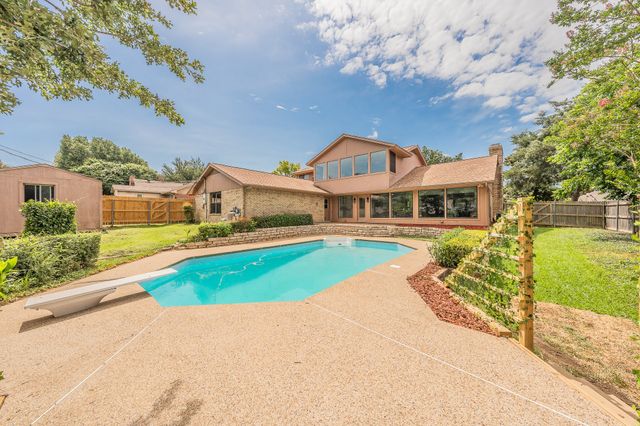 2709 Oak Trail Court, Dalworthington Gardens, TX 76016