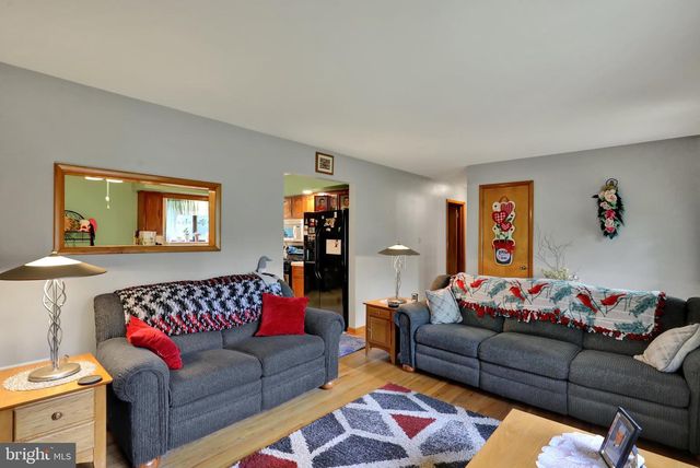 640 LAYFIELD RD, Perkiomenville, PA 18074