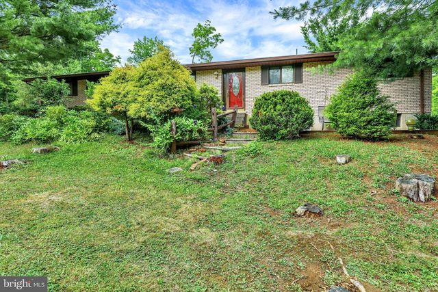 640 LAYFIELD RD, Perkiomenville, PA 18074