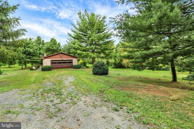 640 LAYFIELD RD, Perkiomenville, PA 18074