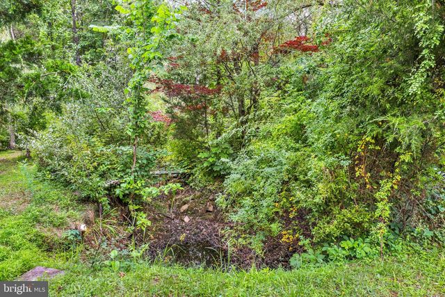 640 LAYFIELD RD, Perkiomenville, PA 18074