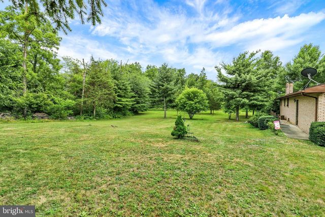 640 LAYFIELD RD, Perkiomenville, PA 18074