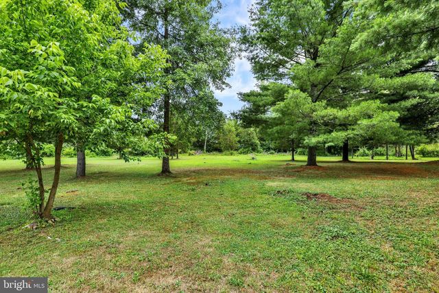 640 LAYFIELD RD, Perkiomenville, PA 18074