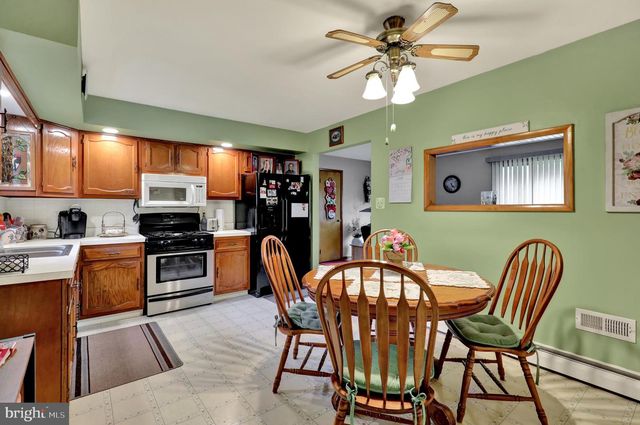 640 LAYFIELD RD, Perkiomenville, PA 18074