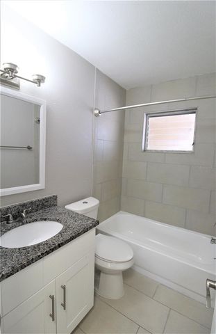 3001 BEE RIDGE ROAD 213, Sarasota, FL 34239