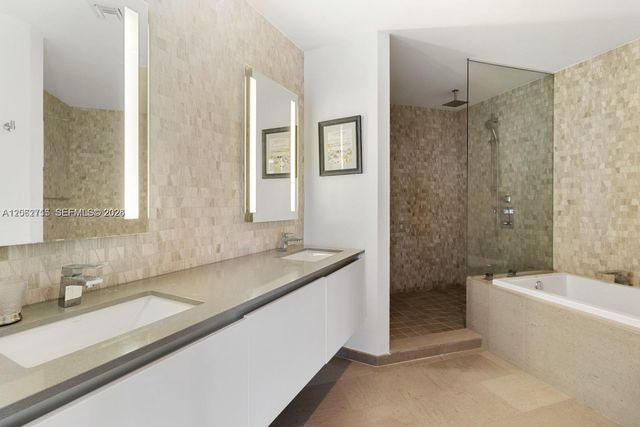 68 SE 6th Street 2101, Miami, FL 33131